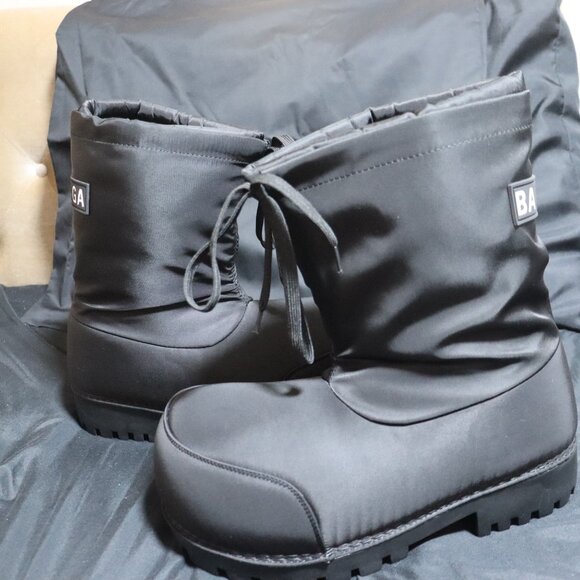 Balenciaga Alaska Boots - Picture 4 of 8